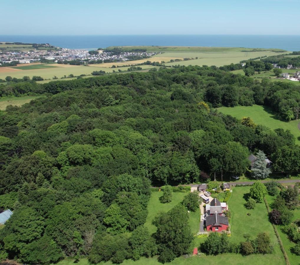 Maison De Campagne Lumineuse Spacieuse Dans Impasse Au Calme A Proximite D'Un Chateau Deux Verandas Grand Jardin Cabane Pour Velos, Pres Port En Bessin Et Bayeux, Proche Plages Du Debarquement Commes Zewnętrze zdjęcie