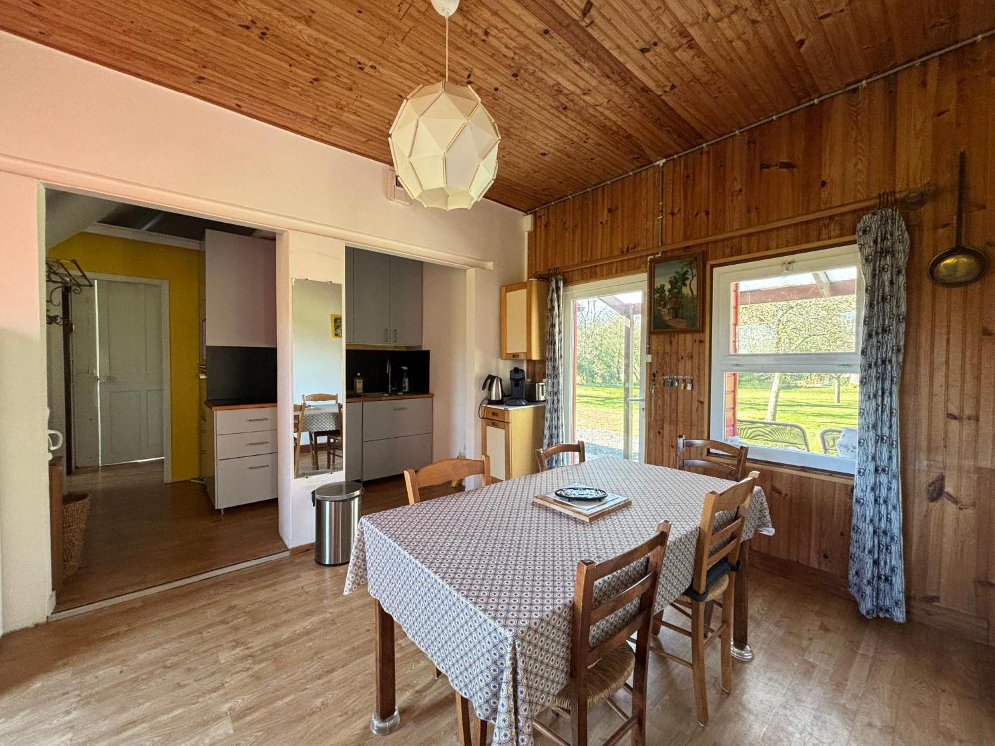 Maison De Campagne Lumineuse Spacieuse Dans Impasse Au Calme A Proximite D'Un Chateau Deux Verandas Grand Jardin Cabane Pour Velos, Pres Port En Bessin Et Bayeux, Proche Plages Du Debarquement Commes Zewnętrze zdjęcie