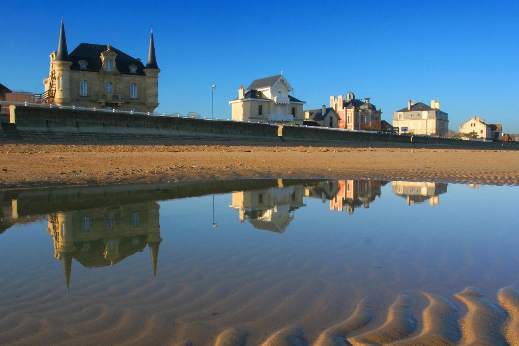 Maison De Campagne Lumineuse Spacieuse Dans Impasse Au Calme A Proximite D'Un Chateau Deux Verandas Grand Jardin Cabane Pour Velos, Pres Port En Bessin Et Bayeux, Proche Plages Du Debarquement Commes Zewnętrze zdjęcie